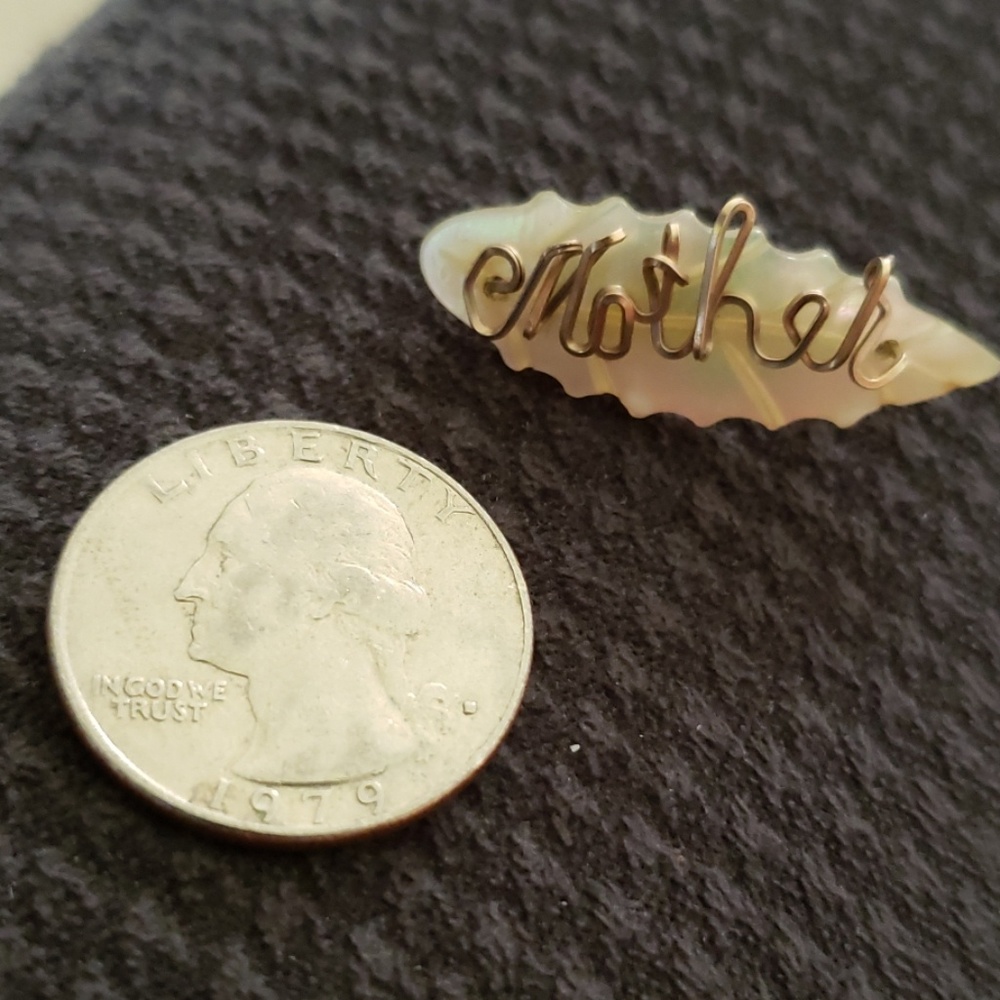 Handmade "Mother" Seashell Pin - Picture 4 of 4
